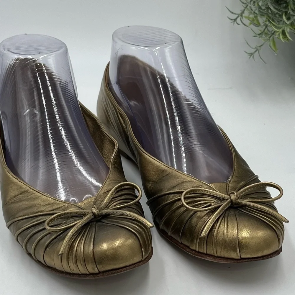 Salvatore Ferragamo Bow Pleated Metallic Bronze Leather‎ Flats Sz 8B/38.5